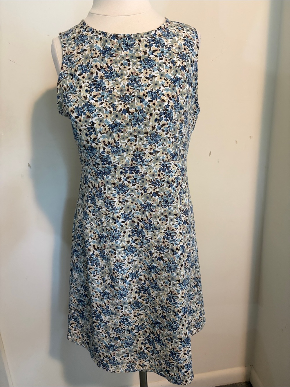 Sleeveless Blue Floral A-Line Dress size medium
